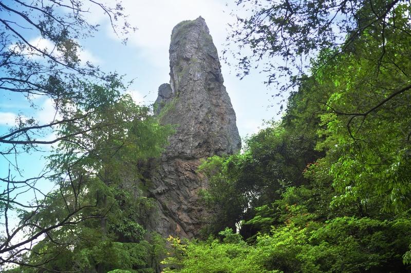 霞西石柱山(图2)